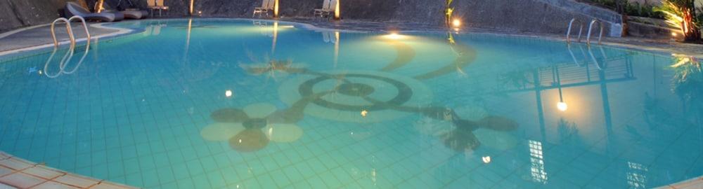 Grand Eska Hotel & Suites Batam 纳柯亚 外观 照片