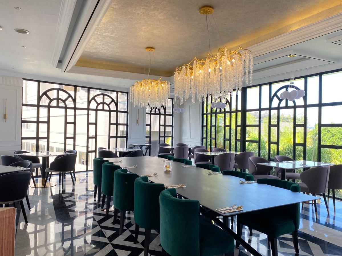 Grand Eska Hotel & Suites Batam 纳柯亚 外观 照片