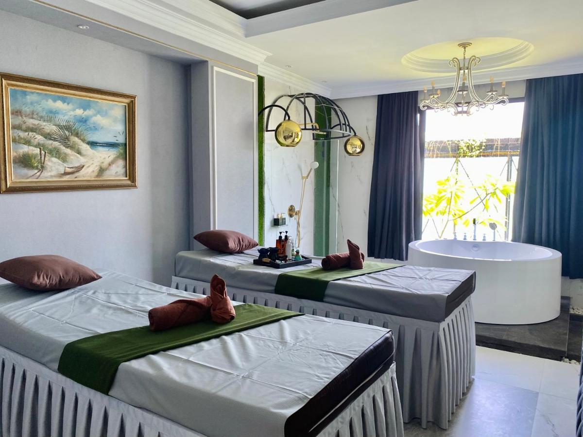 Grand Eska Hotel & Suites Batam 纳柯亚 外观 照片