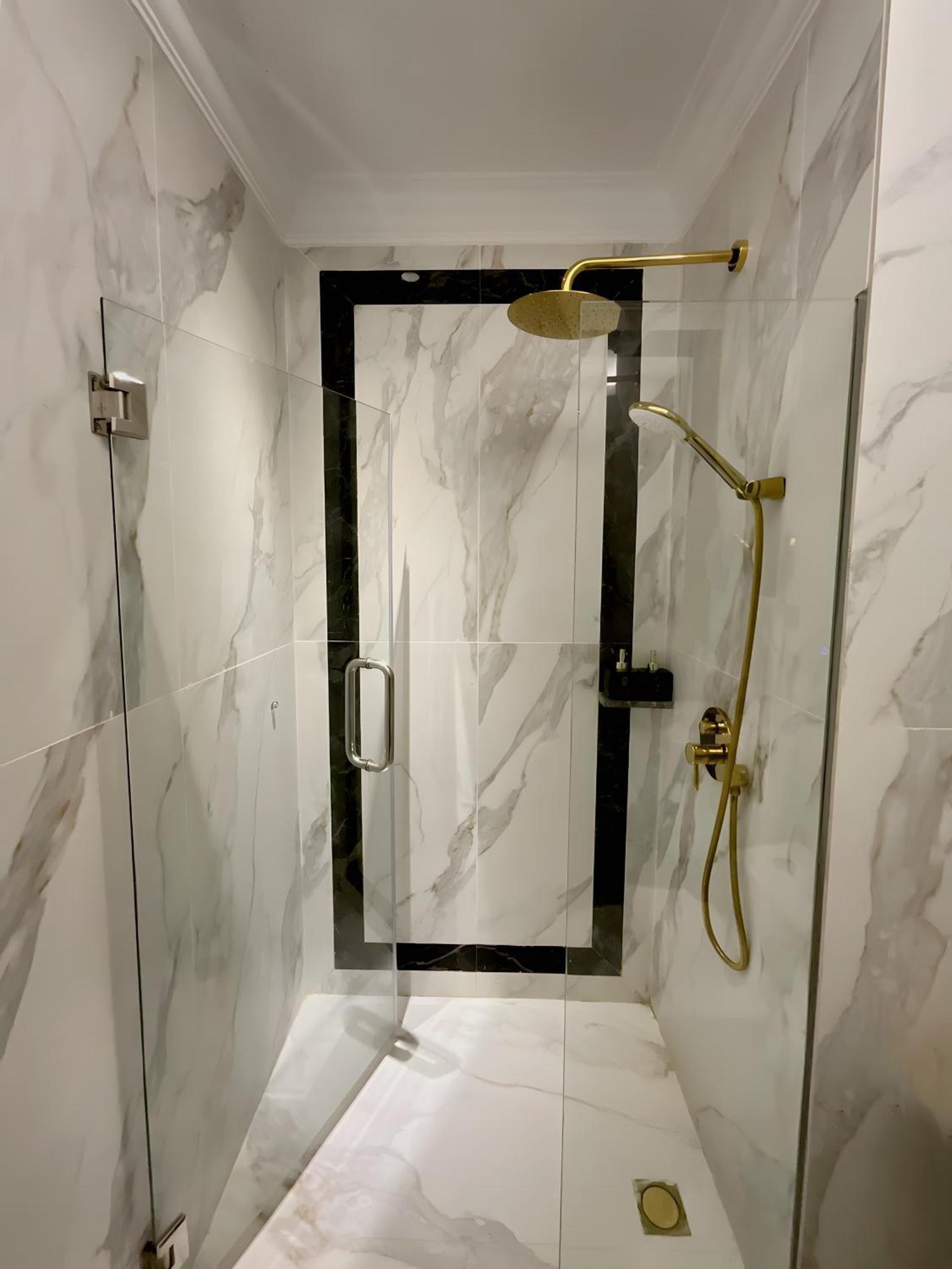 Grand Eska Hotel & Suites Batam 纳柯亚 外观 照片