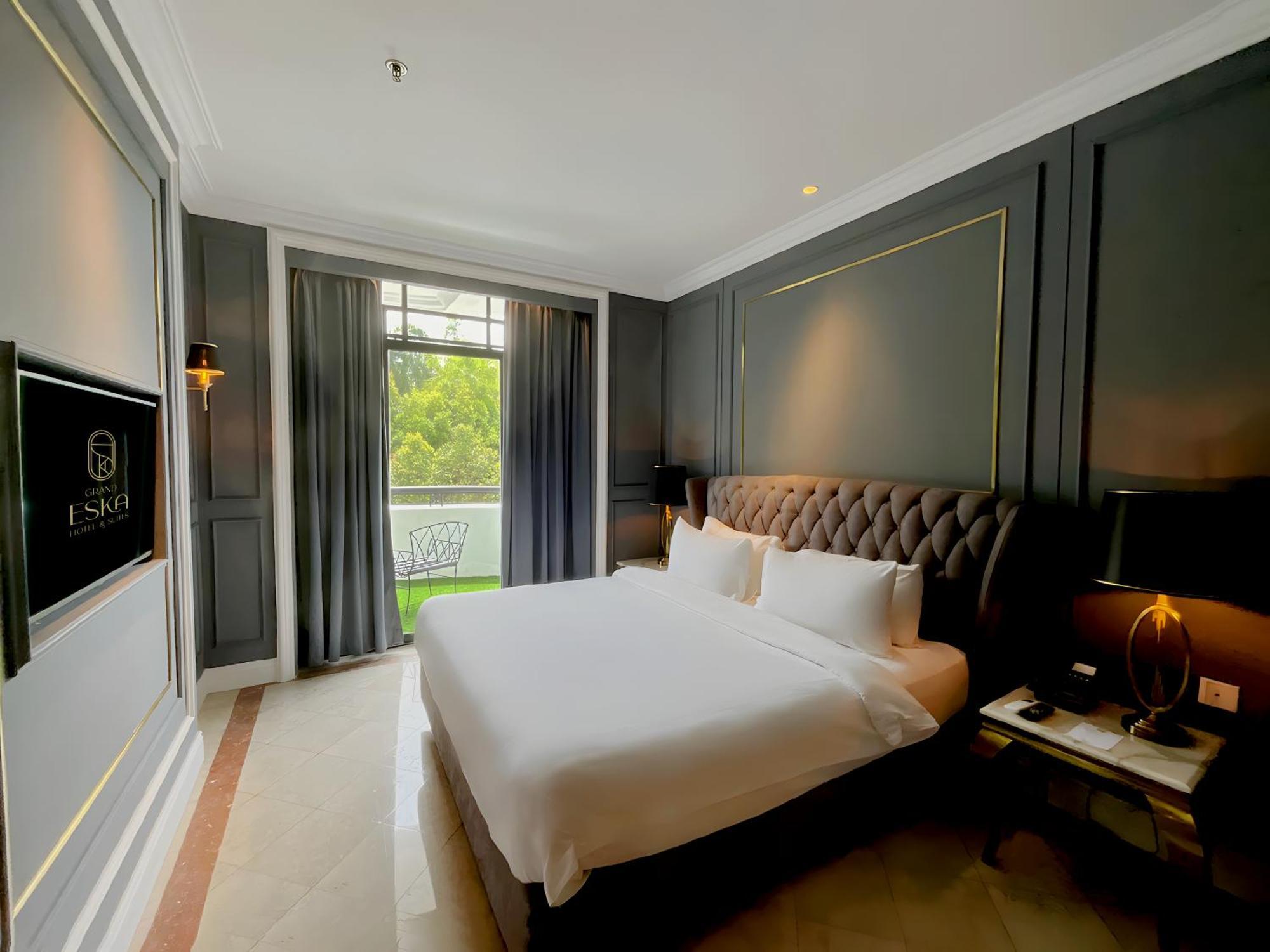 Grand Eska Hotel & Suites Batam 纳柯亚 外观 照片