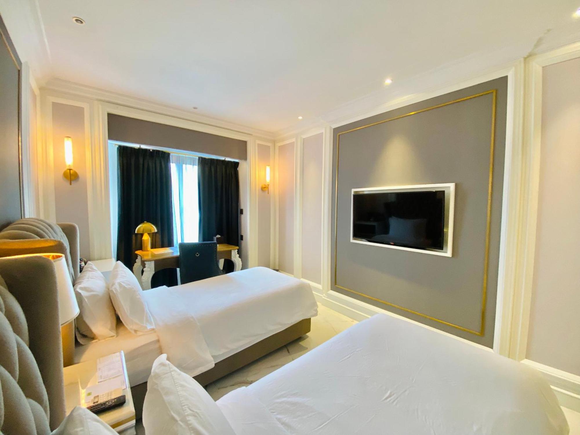 Grand Eska Hotel & Suites Batam 纳柯亚 外观 照片