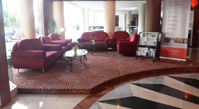 Grand Eska Hotel & Suites Batam 纳柯亚 外观 照片